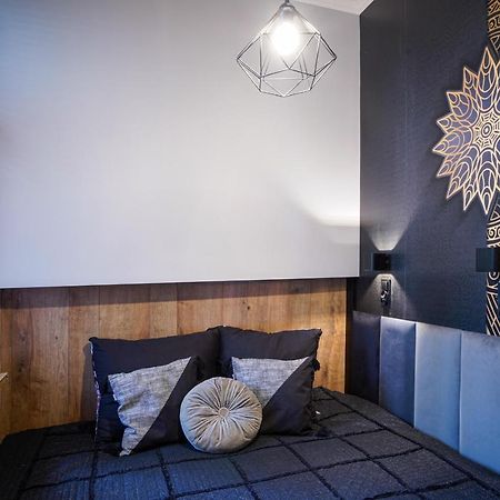 Apartament Z Jacuzzi W Centrum Sanoka Exterior photo